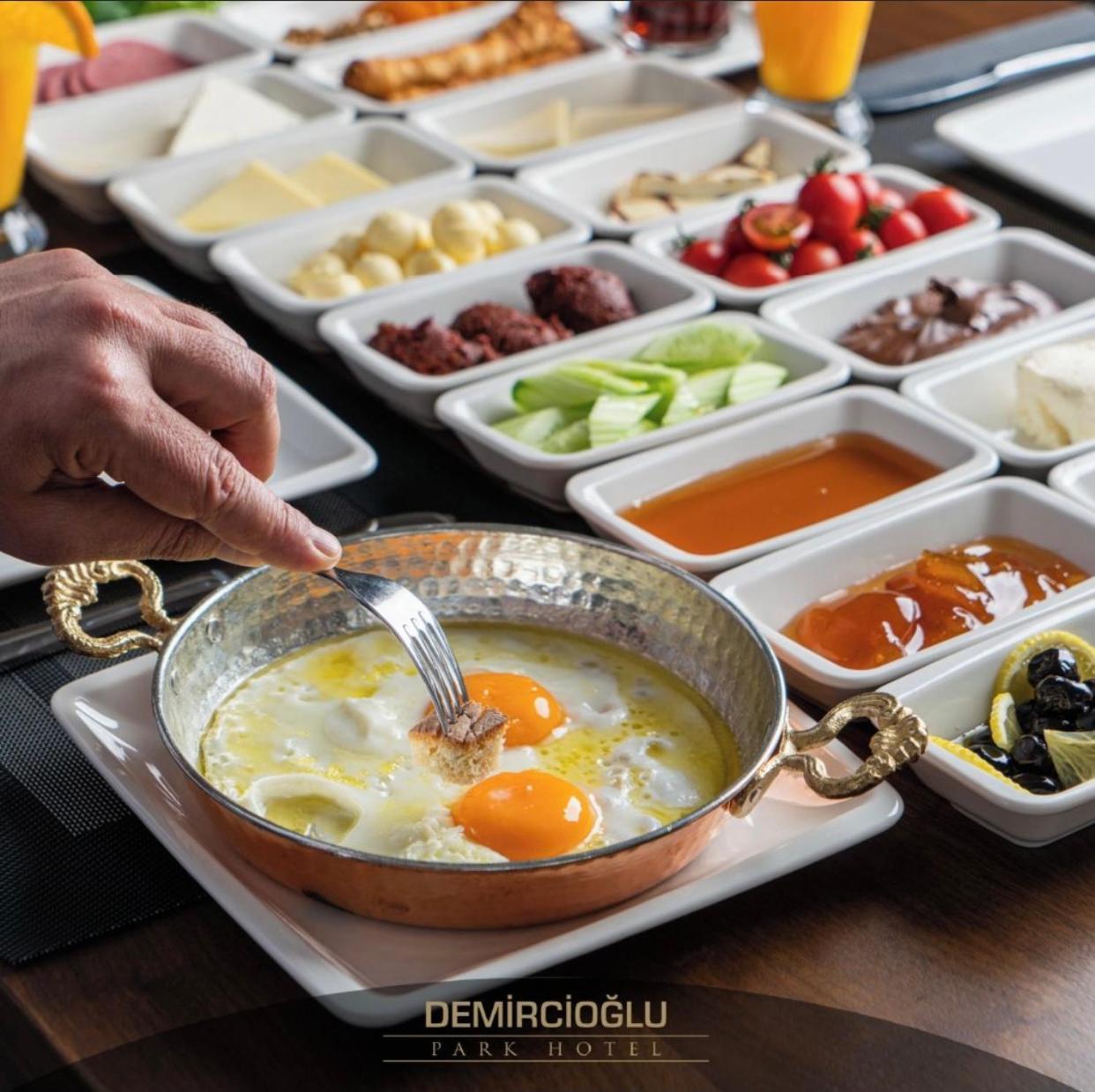 מוגלה Demircioglu Park Hotel מראה חיצוני תמונה