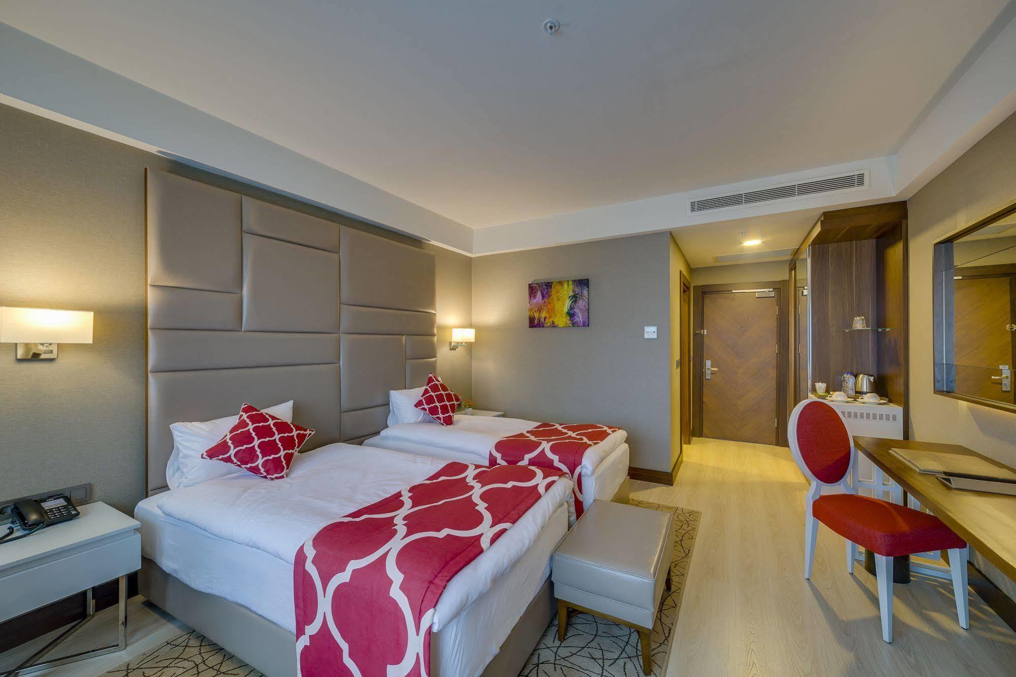 מוגלה Demircioglu Park Hotel מראה חיצוני תמונה
